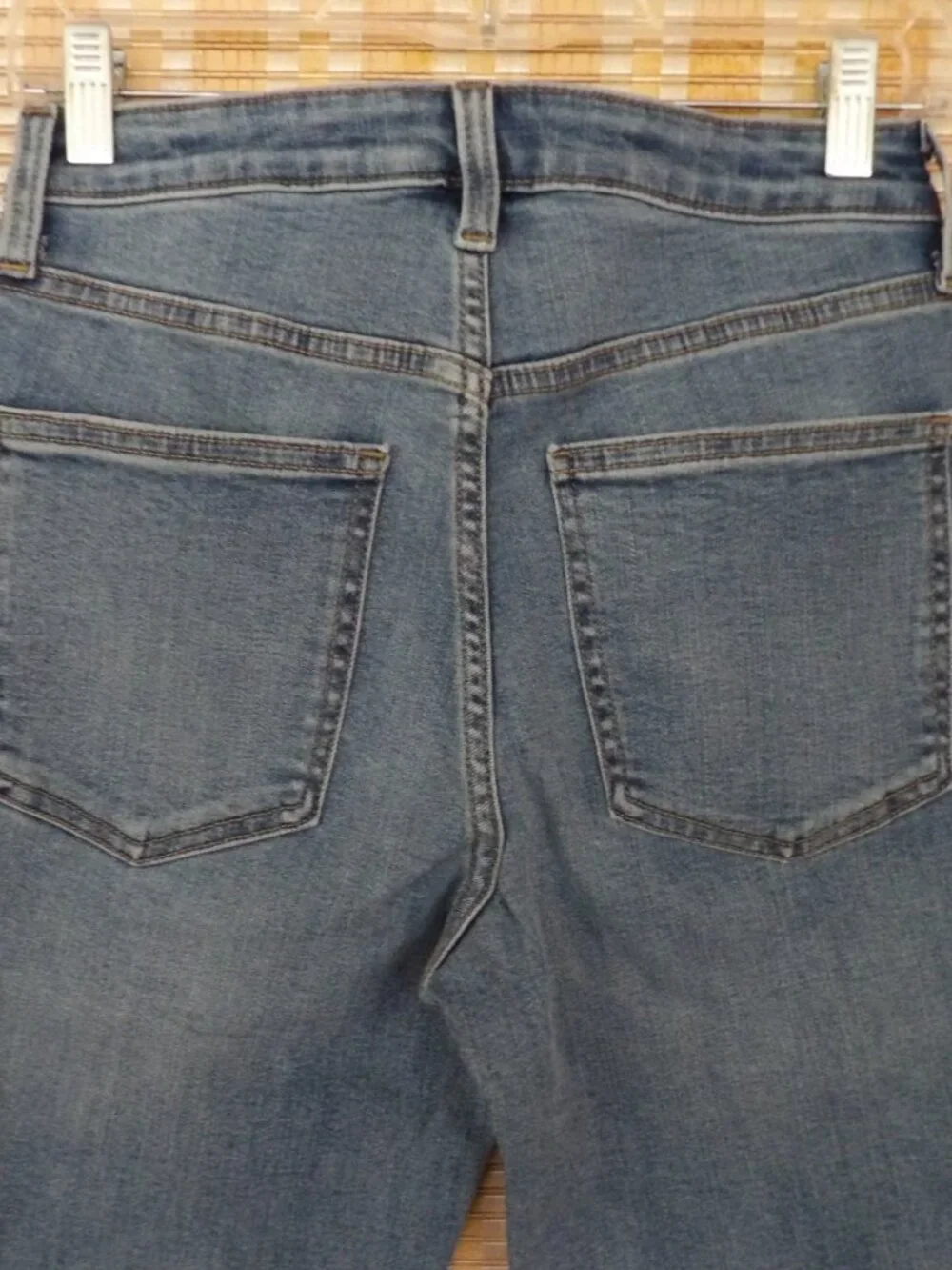 NWT Women's Universal Thread Size 8S High-Rise Kick Flare Raw Hem Jeans